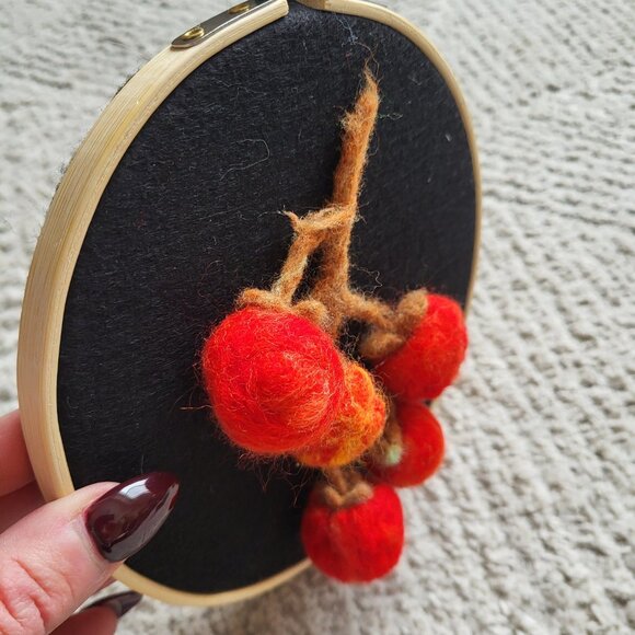 Vegetables on Embroidery Hoops | Handmade | Wool Needle Felting - Bundle of 4 - Picture 9 of 16